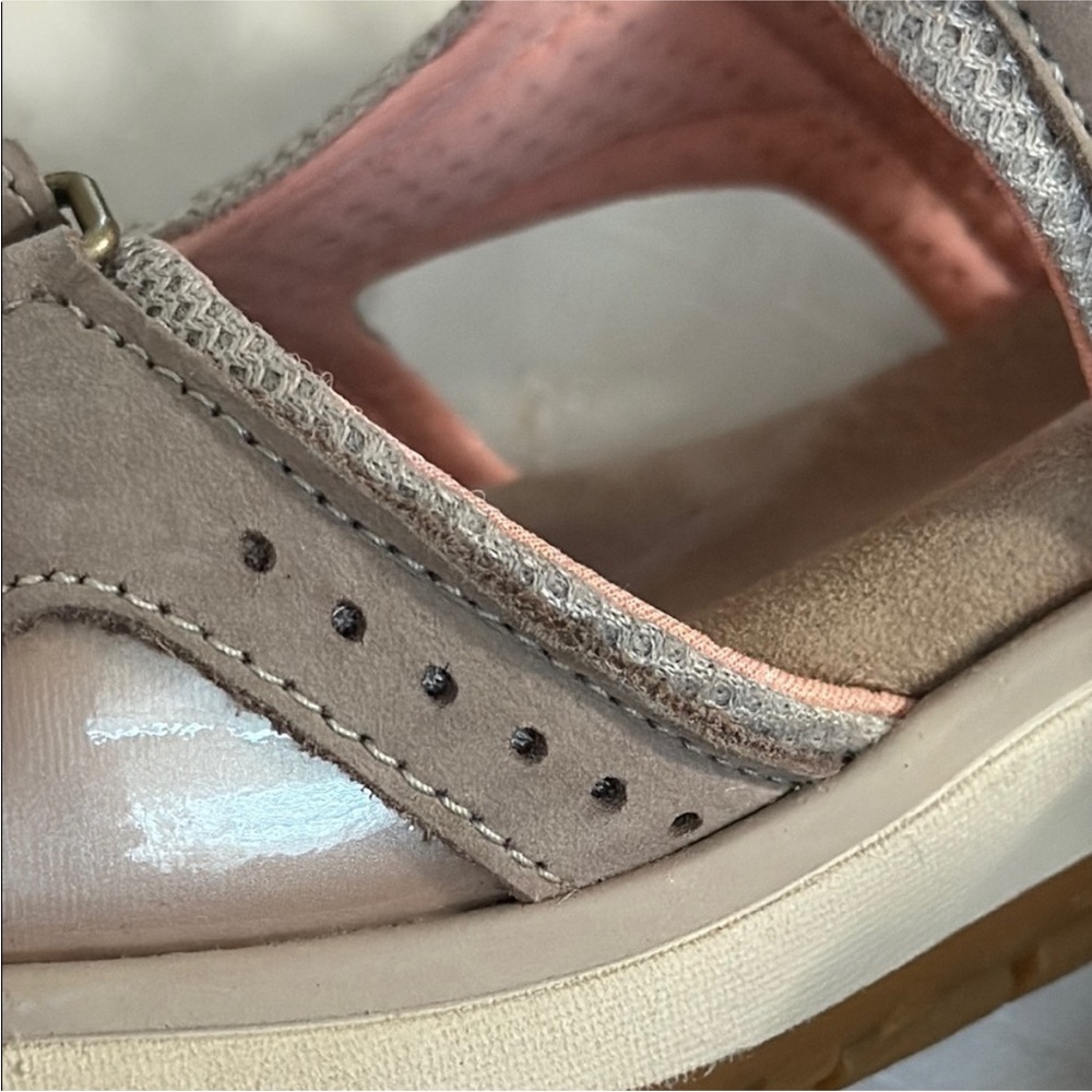 SAS‎ Embark Active Comfort Sandal Taupe Leather  Women Sz 6 - Picture 8 of 10